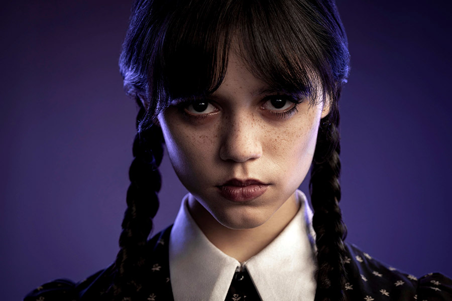 La serie televisiva “Mercoledì Addams” spopola tra i giovani