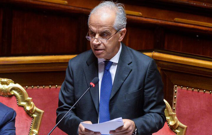 Accoglienza migranti: Piantedosi incontra il sindaco di Pozzallo