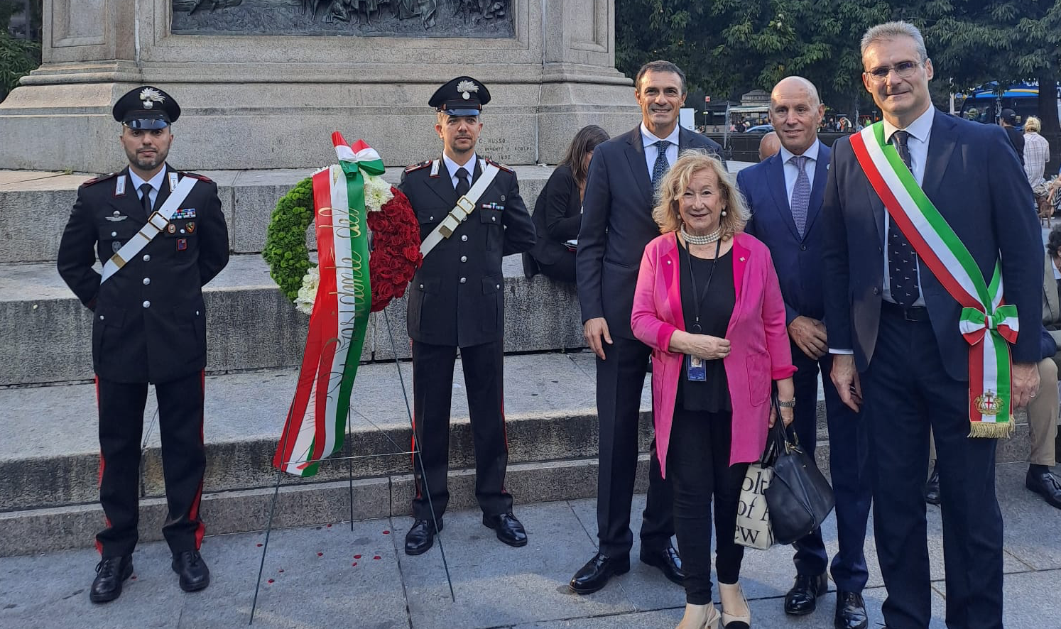 New york: l’omaggio del Comune di Genova alla statua di Colombo al Columbus Circle 