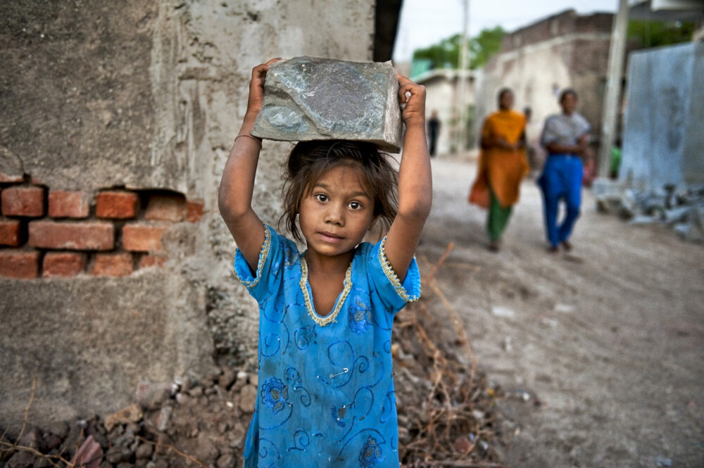 Steve McCurry a Palazzo Ducale: un viaggio nell’innocenza