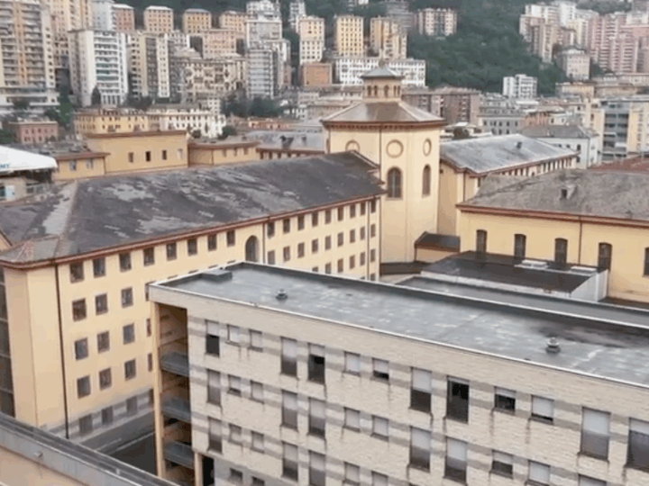 Caos nel carcere di Marassi: rivolta dei detenuti, almeno due feriti